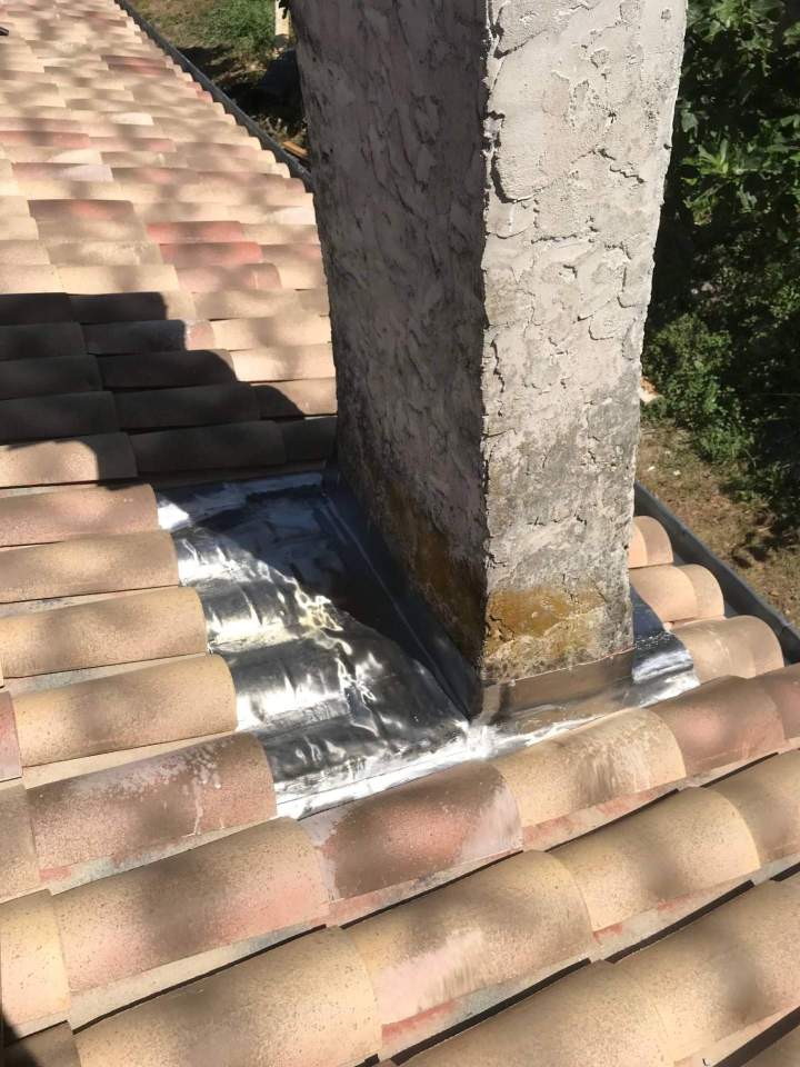 Abergement de cheminée en zinc Saint-Laurent-du-Var